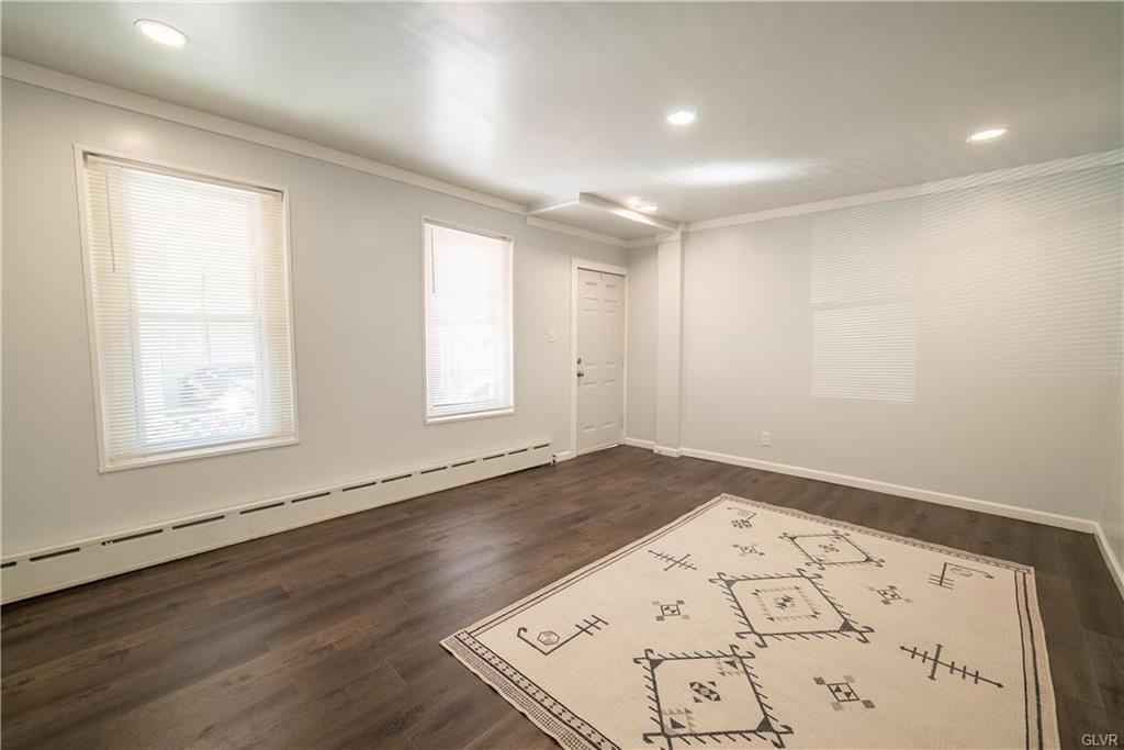 Allentown City, Pennsylvania 18102, United States, 5 Bedrooms Bedrooms, ,2 BathroomsBathrooms,Residential,Pending,86900