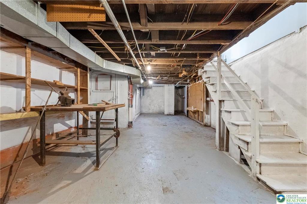 Allentown City, Pennsylvania 18109, United States, 4 Bedrooms Bedrooms, ,2 BathroomsBathrooms,Residential,Pending,127608