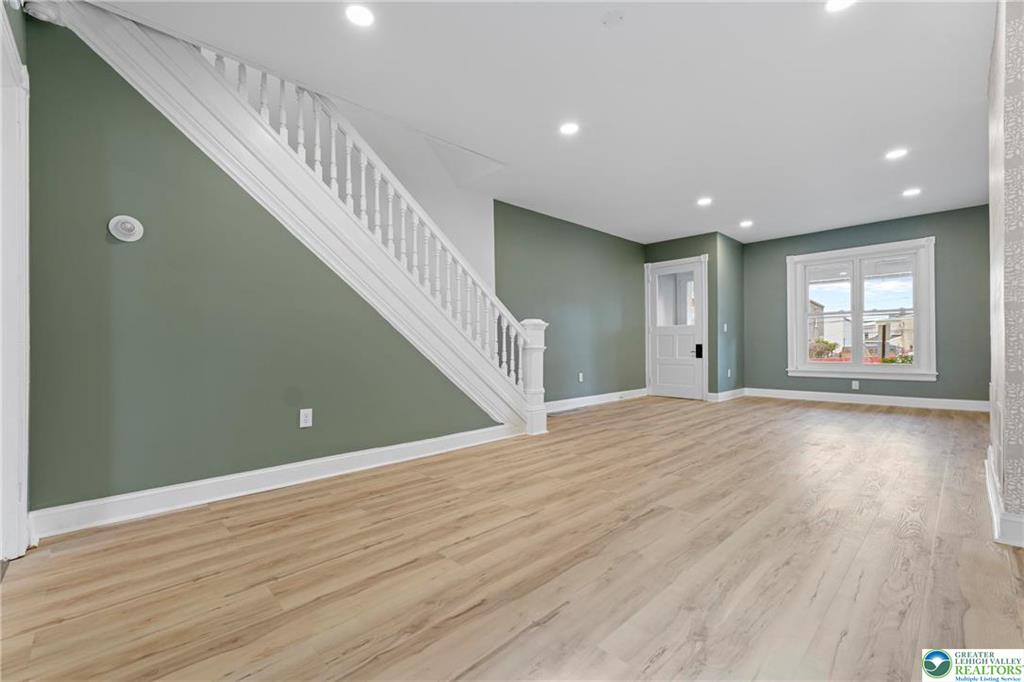 Allentown City, Pennsylvania 18109, United States, 4 Bedrooms Bedrooms, ,2 BathroomsBathrooms,Residential,Pending,127608