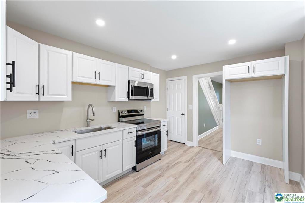 Allentown City, Pennsylvania 18109, United States, 4 Bedrooms Bedrooms, ,2 BathroomsBathrooms,Residential,Pending,127608