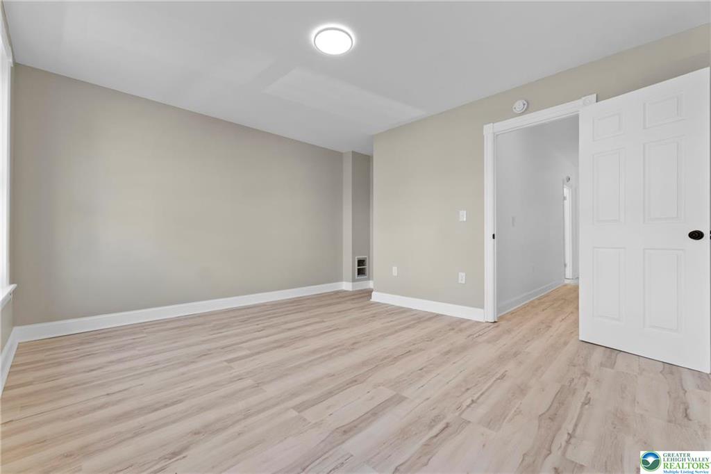 Allentown City, Pennsylvania 18109, United States, 4 Bedrooms Bedrooms, ,2 BathroomsBathrooms,Residential,Pending,127608