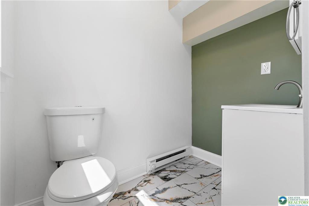 Allentown City, Pennsylvania 18109, United States, 4 Bedrooms Bedrooms, ,2 BathroomsBathrooms,Residential,Pending,127608