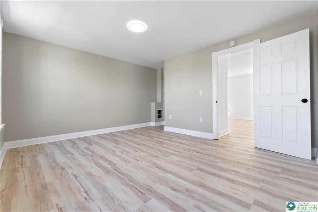 Allentown City, Pennsylvania 18109, United States, 4 Bedrooms Bedrooms, ,2 BathroomsBathrooms,Residential,Pending,127608