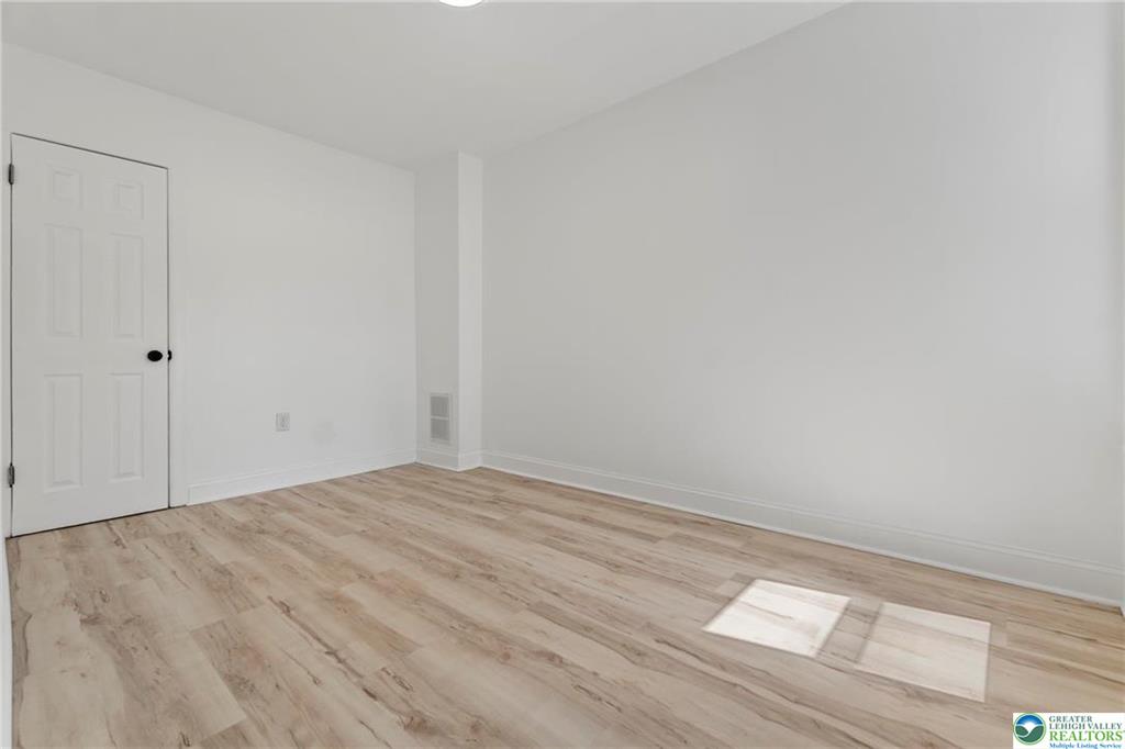 Allentown City, Pennsylvania 18109, United States, 4 Bedrooms Bedrooms, ,2 BathroomsBathrooms,Residential,Pending,127608