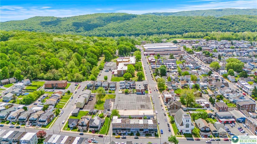 Allentown City, Pennsylvania 18109, United States, 4 Bedrooms Bedrooms, ,2 BathroomsBathrooms,Residential,Pending,127608