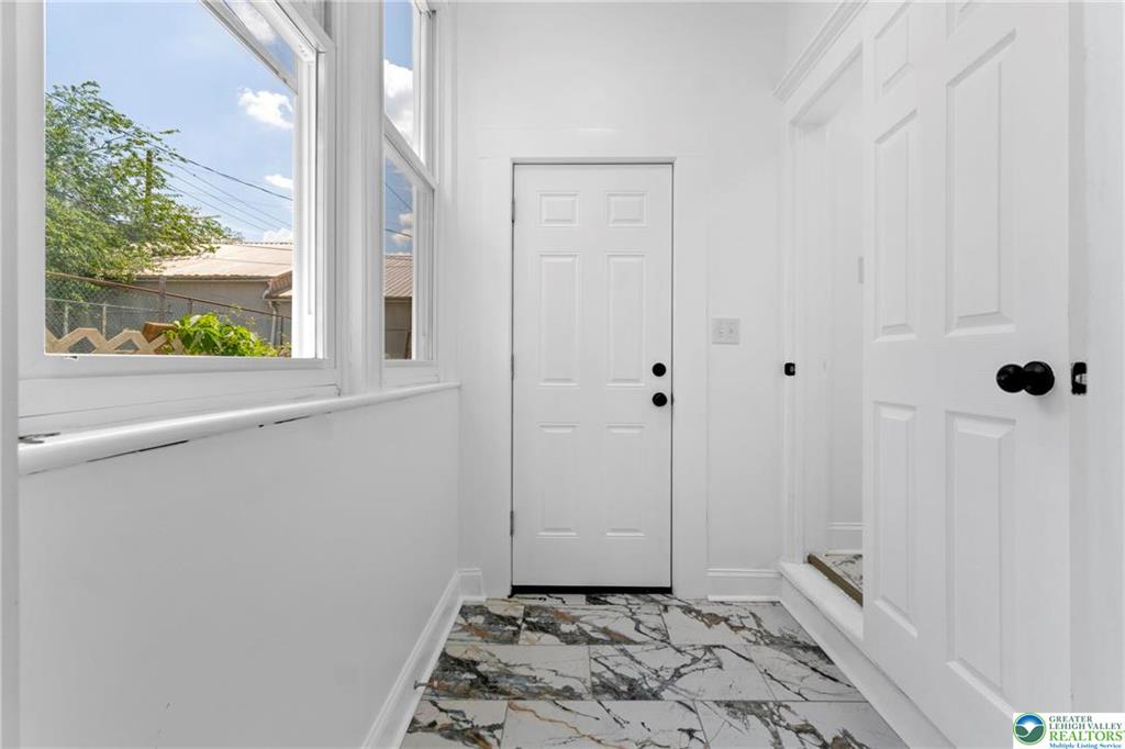 Allentown City, Pennsylvania 18109, United States, 4 Bedrooms Bedrooms, ,2 BathroomsBathrooms,Residential,Pending,127608