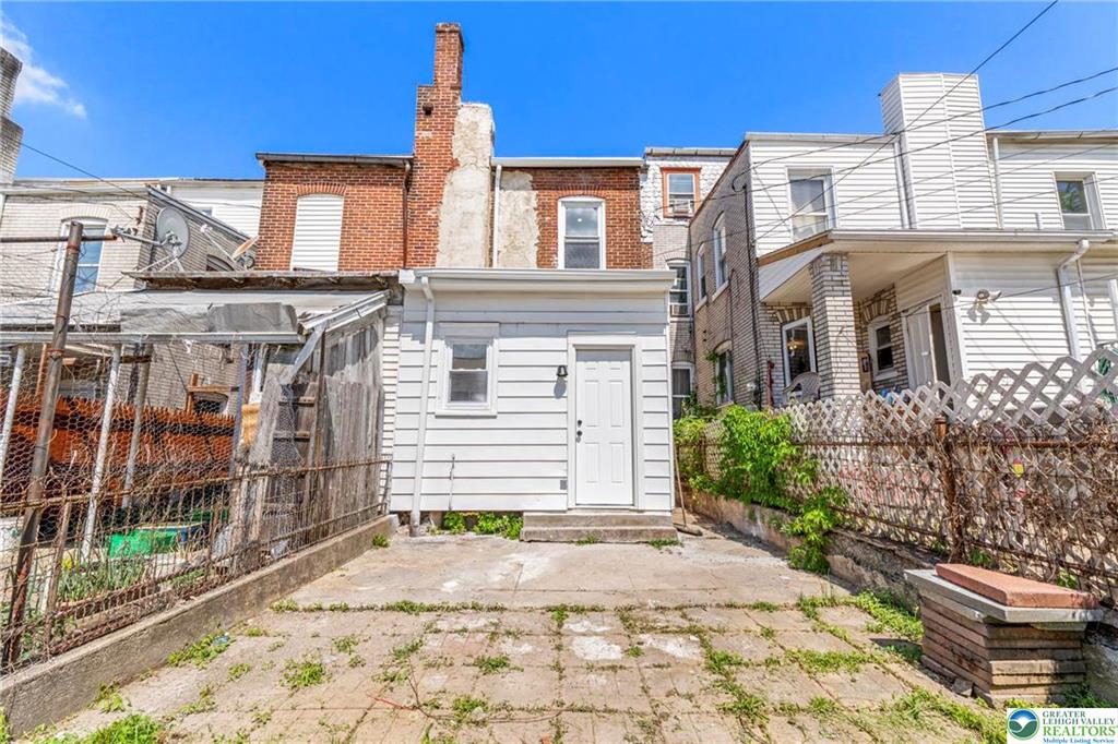 Allentown City, Pennsylvania 18109, United States, 4 Bedrooms Bedrooms, ,2 BathroomsBathrooms,Residential,Pending,127608