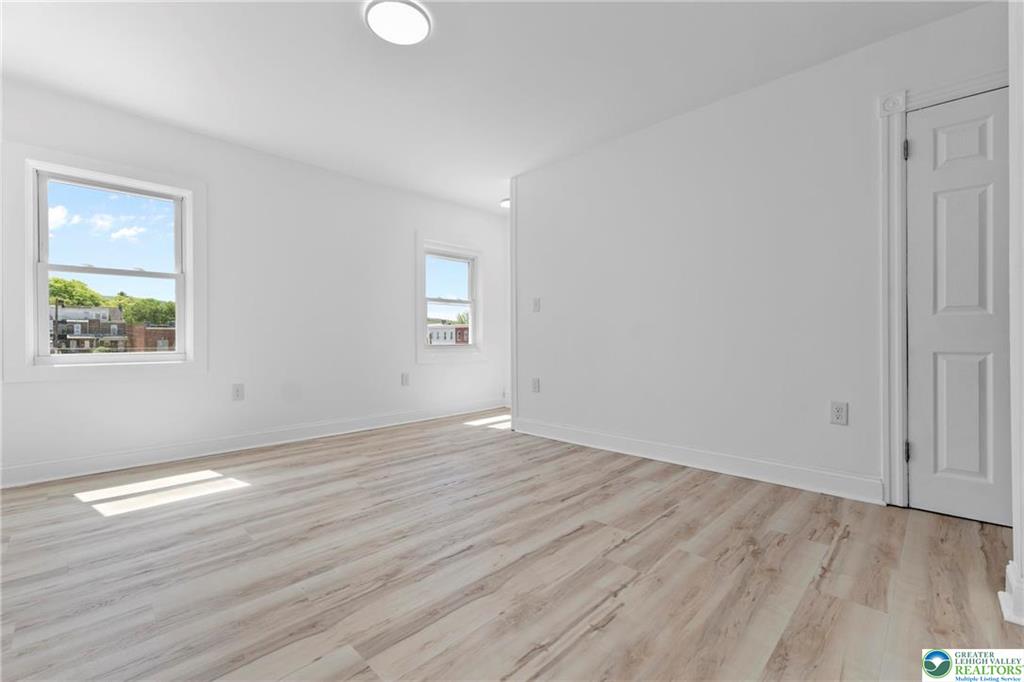 Allentown City, Pennsylvania 18109, United States, 4 Bedrooms Bedrooms, ,2 BathroomsBathrooms,Residential,Pending,127608