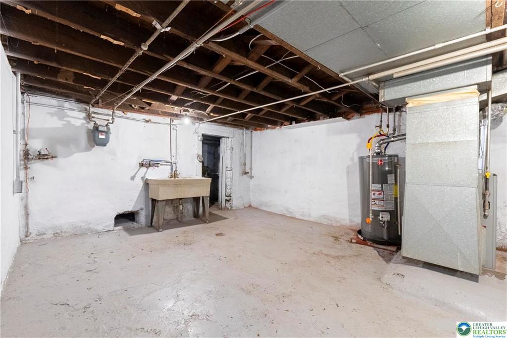 Allentown City, Pennsylvania 18109, United States, 4 Bedrooms Bedrooms, ,2 BathroomsBathrooms,Residential,Pending,127608