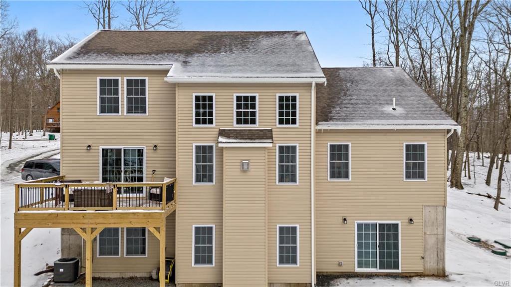 Pike County, Pennsylvania 18428, United States, 4 Bedrooms Bedrooms, ,3 BathroomsBathrooms,Residential,Pending,82942