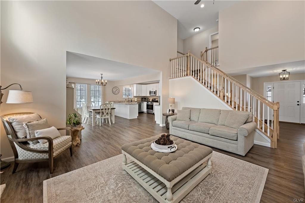 Pike County, Pennsylvania 18428, United States, 4 Bedrooms Bedrooms, ,3 BathroomsBathrooms,Residential,Pending,82942