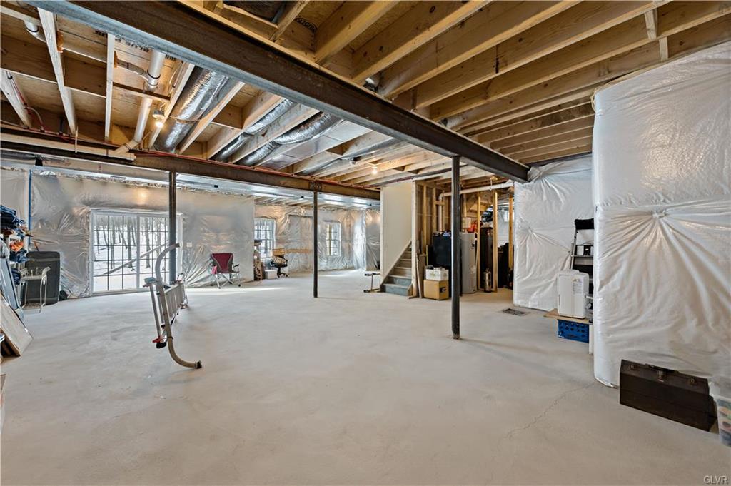 Pike County, Pennsylvania 18428, United States, 4 Bedrooms Bedrooms, ,3 BathroomsBathrooms,Residential,Pending,82942