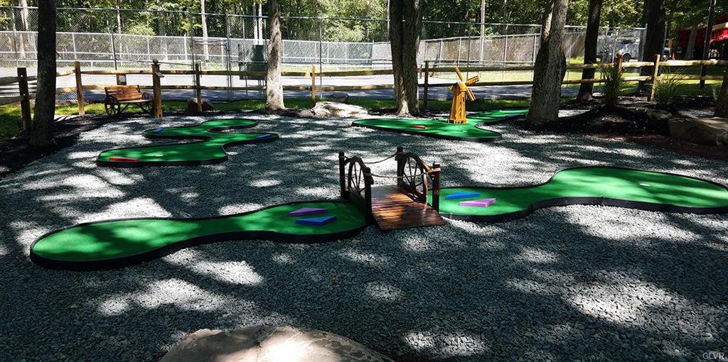 Pike County, Pennsylvania 18428, United States, 4 Bedrooms Bedrooms, ,3 BathroomsBathrooms,Residential,Pending,82942