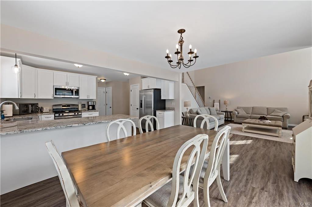 Pike County, Pennsylvania 18428, United States, 4 Bedrooms Bedrooms, ,3 BathroomsBathrooms,Residential,Pending,82942