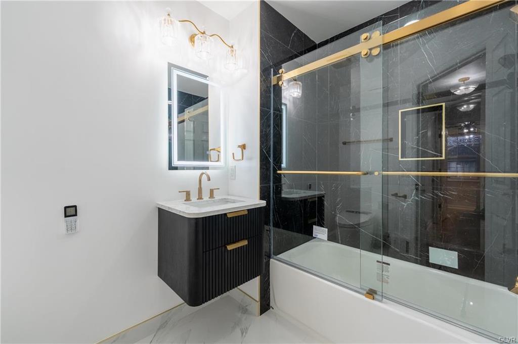 Alburtis Borough, Pennsylvania 18011, United States, 4 Bedrooms Bedrooms, ,3 BathroomsBathrooms,Residential,Pending,100931