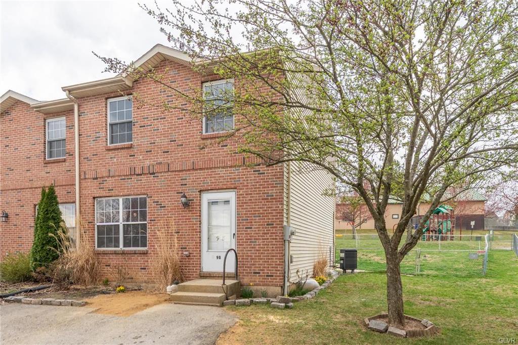 Alburtis Borough, Pennsylvania 18011, United States, 4 Bedrooms Bedrooms, ,3 BathroomsBathrooms,Residential,Pending,100931