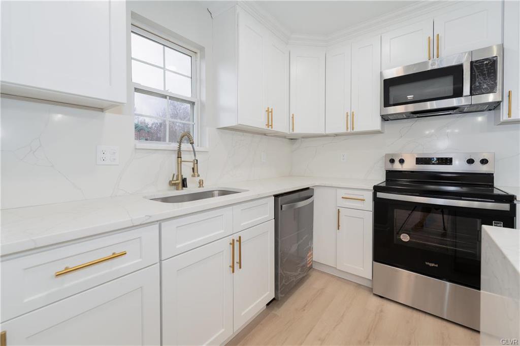 Alburtis Borough, Pennsylvania 18011, United States, 4 Bedrooms Bedrooms, ,3 BathroomsBathrooms,Residential,Pending,100931