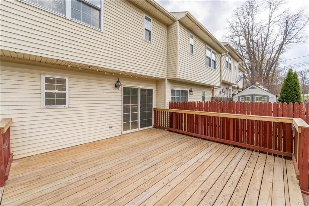 Alburtis Borough, Pennsylvania 18011, United States, 4 Bedrooms Bedrooms, ,3 BathroomsBathrooms,Residential,Pending,100931