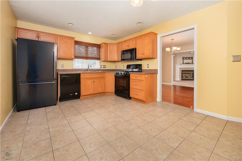 Forks Twp, Pennsylvania 18040, United States, 3 Bedrooms Bedrooms, ,3 BathroomsBathrooms,Residential,Active,102782