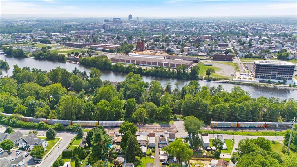 Allentown City, Pennsylvania 18109, United States, 4 Bedrooms Bedrooms, ,2 BathroomsBathrooms,Residential,Active,51614