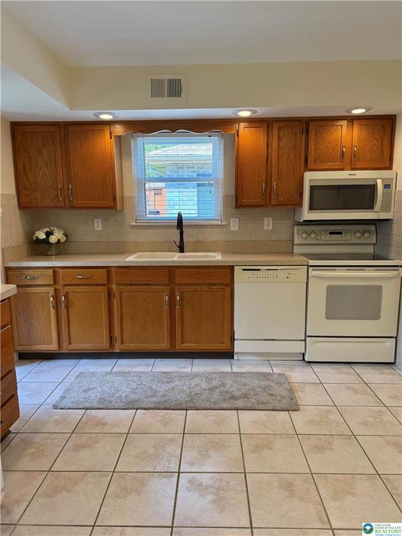 Macungie Borough, Pennsylvania 18062, United States, 3 Bedrooms Bedrooms, ,2 BathroomsBathrooms,Residential,Pending,128894