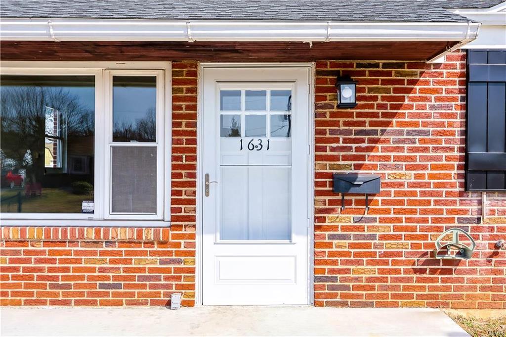 Allentown City, Pennsylvania 18103, United States, 2 Bedrooms Bedrooms, ,1 BathroomBathrooms,Residential,Pending,91072