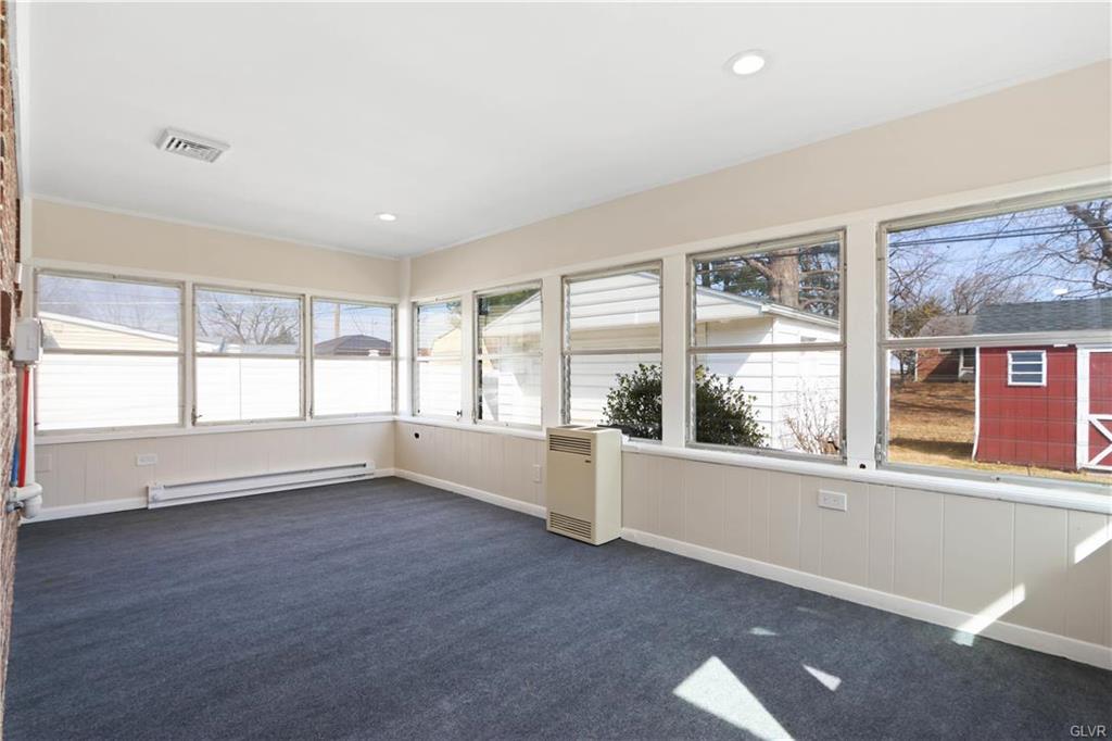 Allentown City, Pennsylvania 18103, United States, 2 Bedrooms Bedrooms, ,1 BathroomBathrooms,Residential,Pending,91072