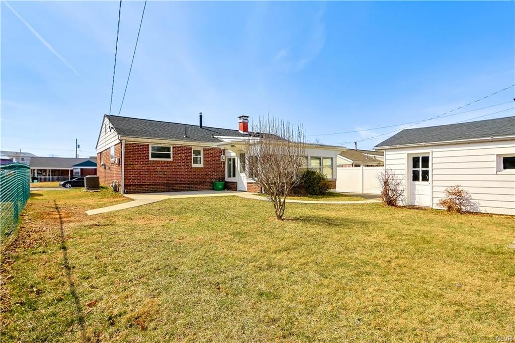 Allentown City, Pennsylvania 18103, United States, 2 Bedrooms Bedrooms, ,1 BathroomBathrooms,Residential,Pending,91072