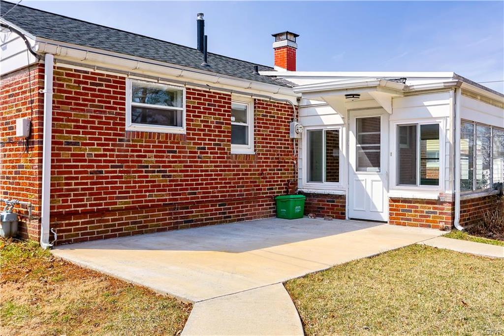 Allentown City, Pennsylvania 18103, United States, 2 Bedrooms Bedrooms, ,1 BathroomBathrooms,Residential,Pending,91072