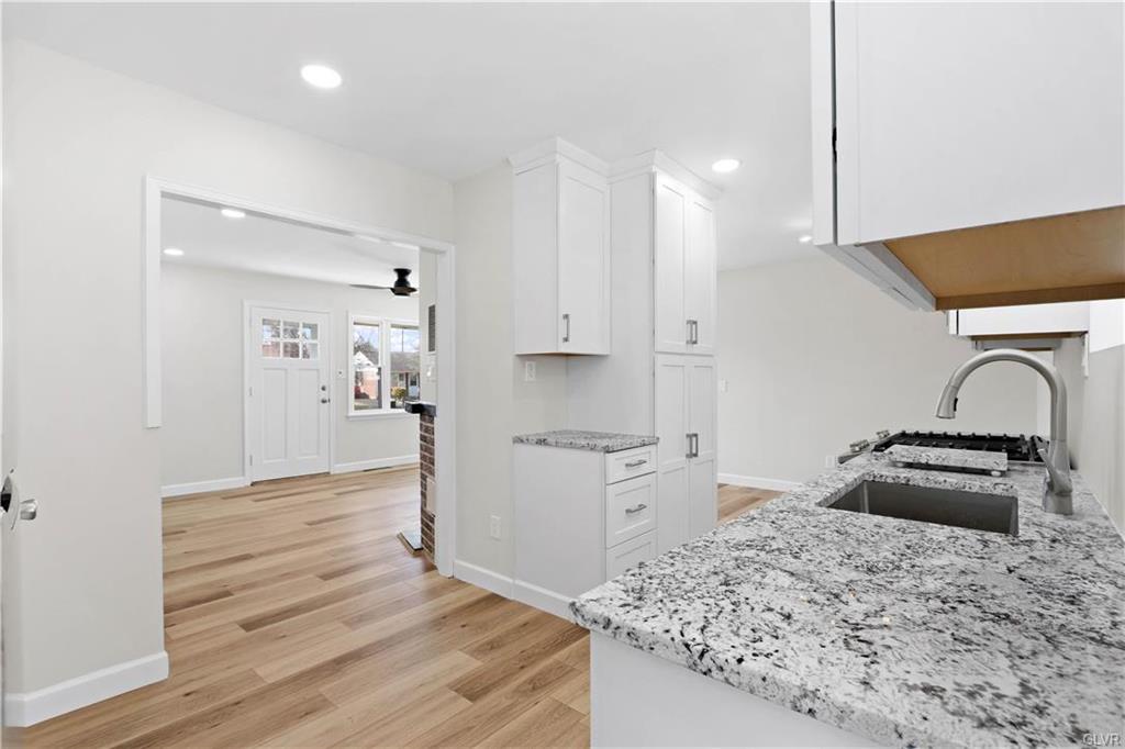 Allentown City, Pennsylvania 18103, United States, 2 Bedrooms Bedrooms, ,1 BathroomBathrooms,Residential,Pending,91072