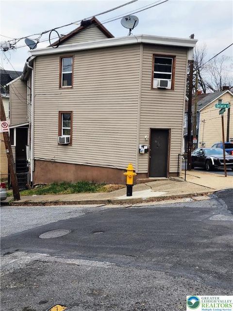 Photo of 836 Wyandotte Street, Bethlehem, PA 18015 (MLS # 772487)