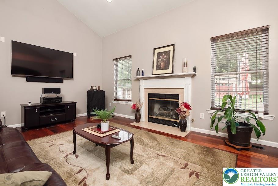 Macungie Boro, Pennsylvania 18062, United States, 4 Bedrooms Bedrooms, ,3 BathroomsBathrooms,Residential,Pending,153515