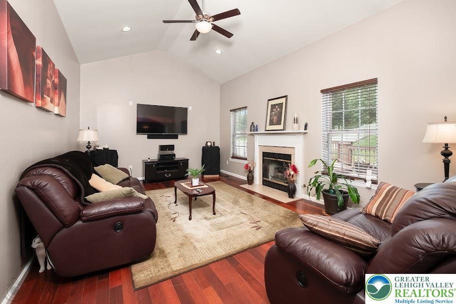 Macungie Boro, Pennsylvania 18062, United States, 4 Bedrooms Bedrooms, ,3 BathroomsBathrooms,Residential,Pending,153515