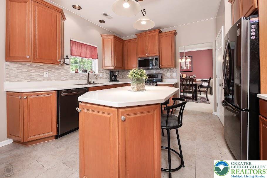 Macungie Boro, Pennsylvania 18062, United States, 4 Bedrooms Bedrooms, ,3 BathroomsBathrooms,Residential,Pending,153515