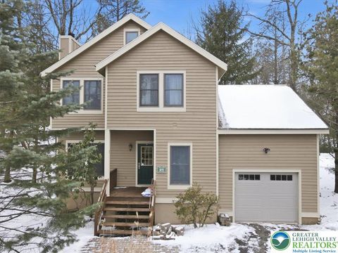 Photo of 112 High Mountain Lane, Pocono Twp, PA 18372 (MLS # 770355)