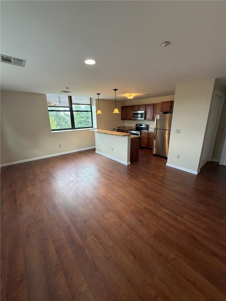 528 N New Street 19