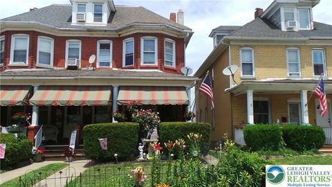 Photo of 1935 Fairview Avenue, Wilson Boro, PA 18042 (MLS # 778881)