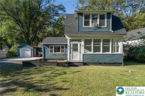 Photo of 2590 S Delaware Drive, Williams Twp, PA 18042 (MLS # 765911) Photo of 2590 S Delaware Drive, Williams Twp, PA 18042 (MLS # 765911)