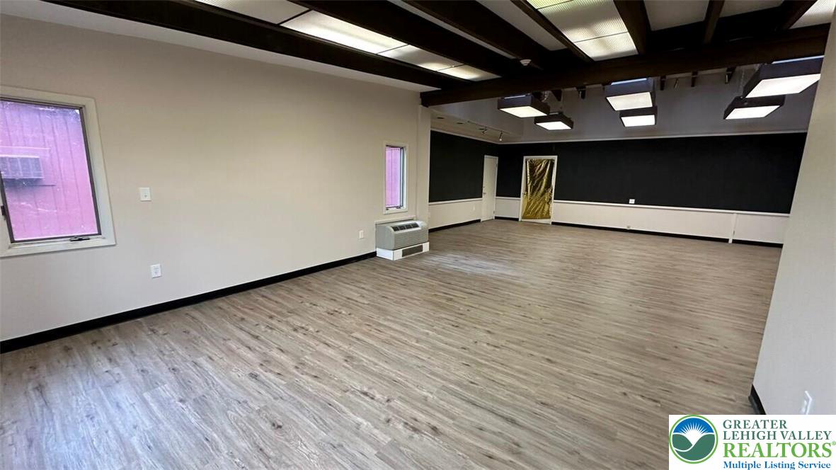 3005 Brodhead Road 289/293/299