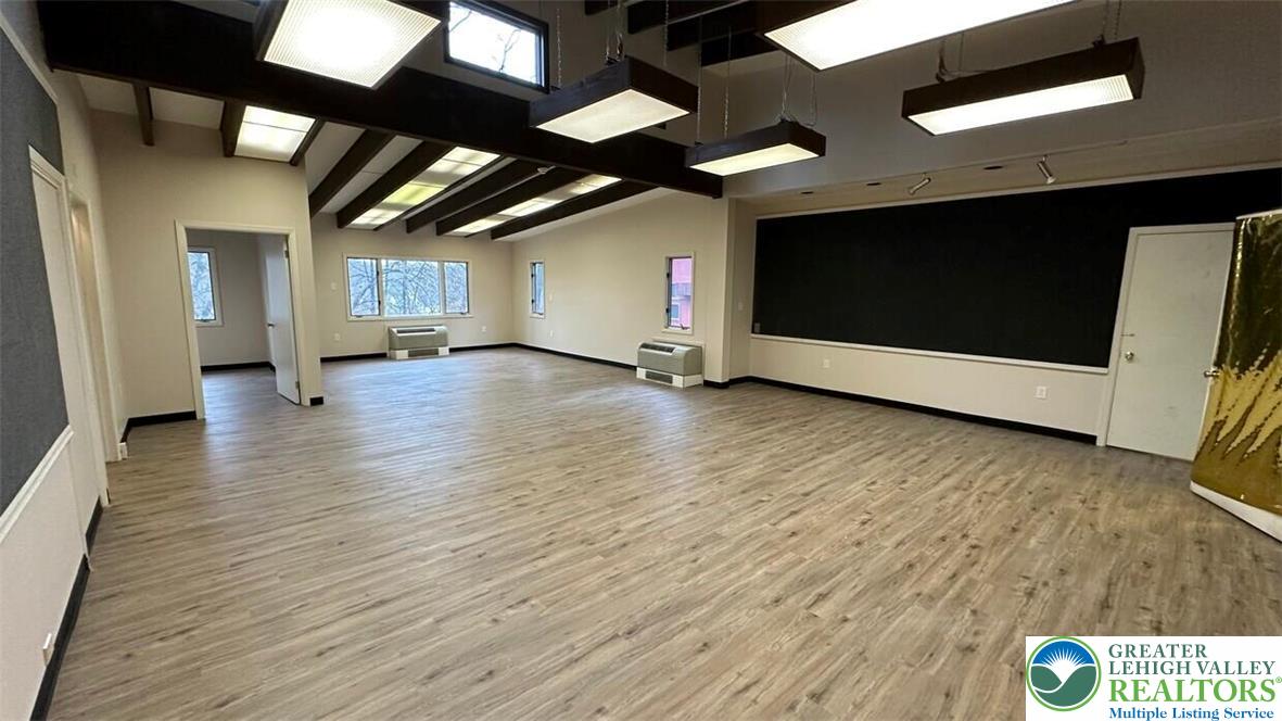 3005 Brodhead Road 289/293/299