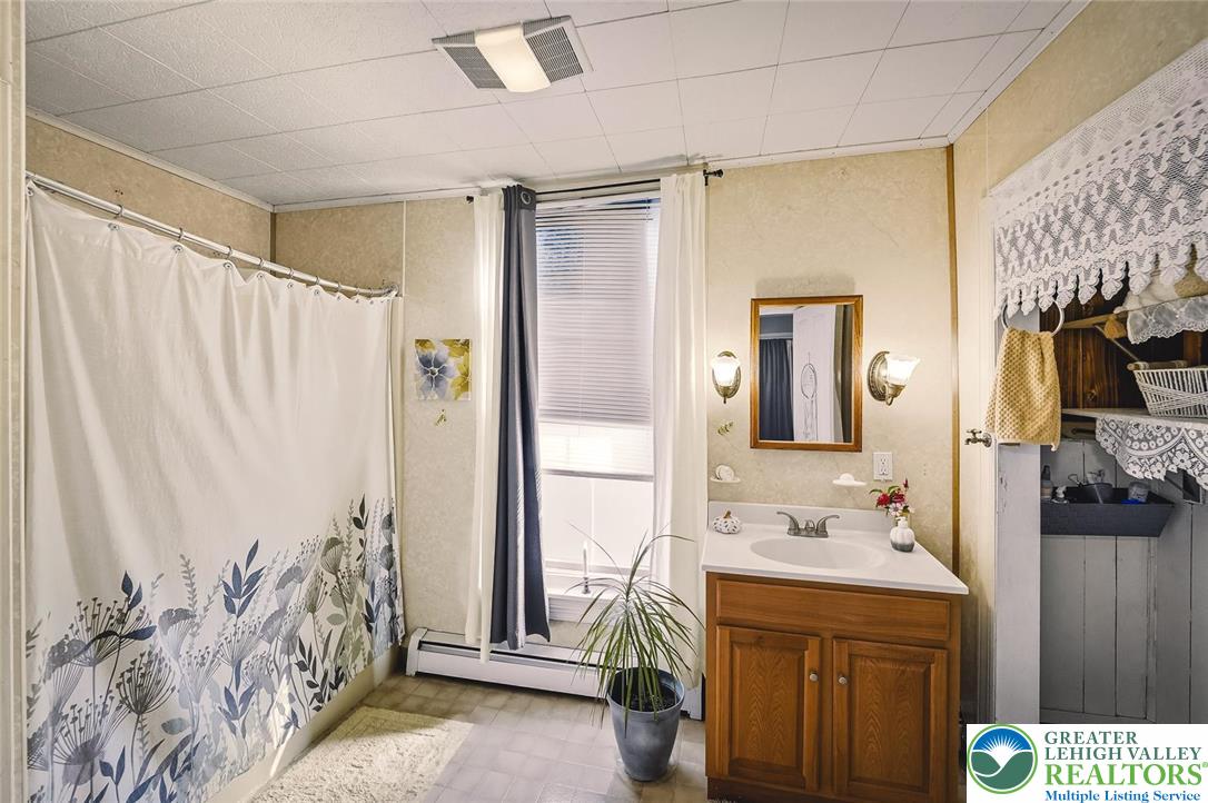 Maxatawny Twp, Pennsylvania 19539, United States, 6 Bedrooms Bedrooms, ,2 BathroomsBathrooms,Residential,Active,219177