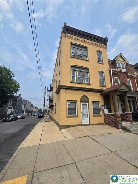 Photo of 821 W Washington Street #2F, Allentown, PA 18102 (MLS # 766904) Photo of 821 W Washington Street #2F, Allentown, PA 18102 (MLS # 766904)