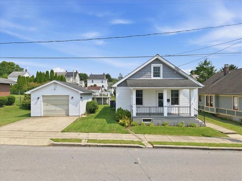 Homes For Sale - 1395 Jefferson Street<br/> Hellertown Boro, PA 18055