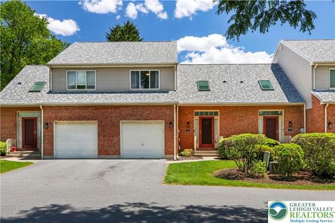 Photo of 3 Winfield Court, Palmer Twp, PA 18045 (MLS # 778063)