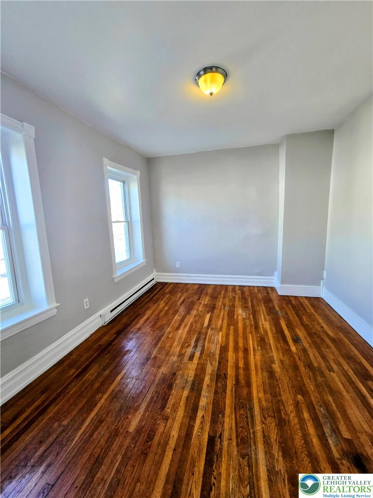 528 N 6TH Street Carriage House