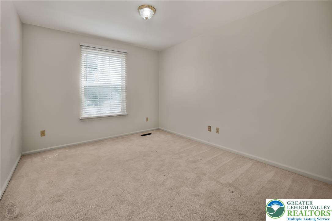 Upper Macungie Twp, Pennsylvania 18104, United States, 3 Bedrooms Bedrooms, ,3 BathroomsBathrooms,Residential,Active,173415