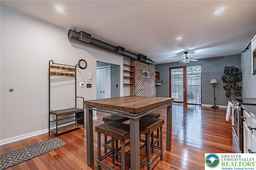11 W 2nd Street 340