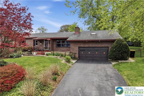 Photo of 1670 Lindberg Street, Bethlehem Twp, PA 18020 (MLS # 774622)
