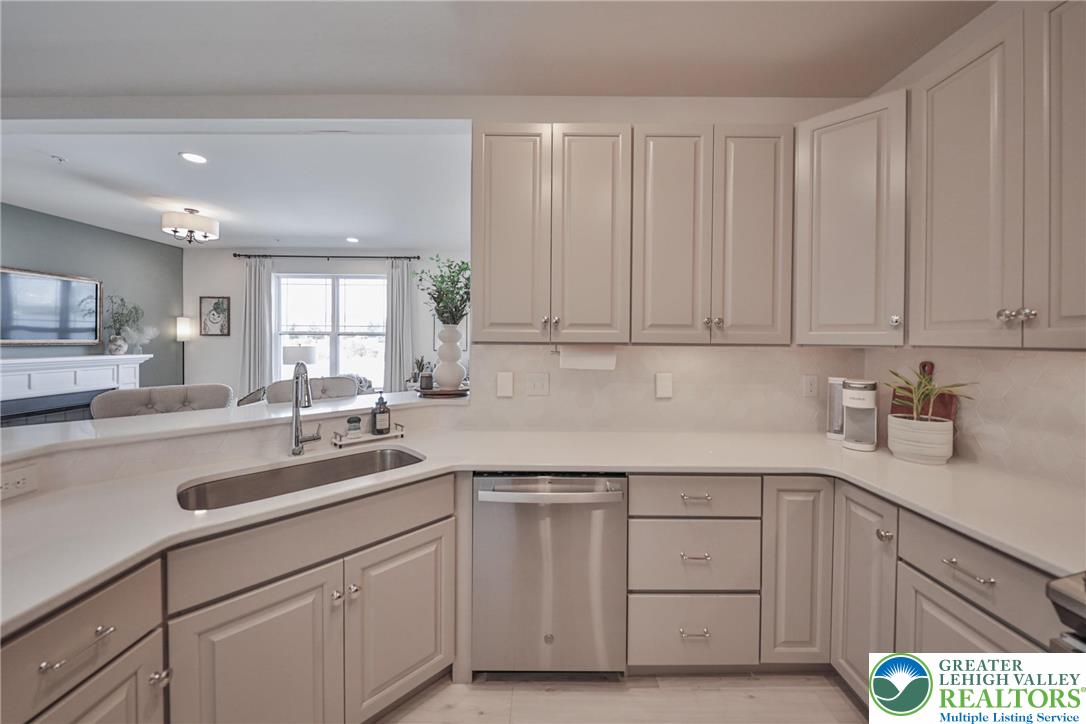 Allentown City, Pennsylvania 18104, United States, 3 Bedrooms Bedrooms, ,3 BathroomsBathrooms,Residential,Active,225342