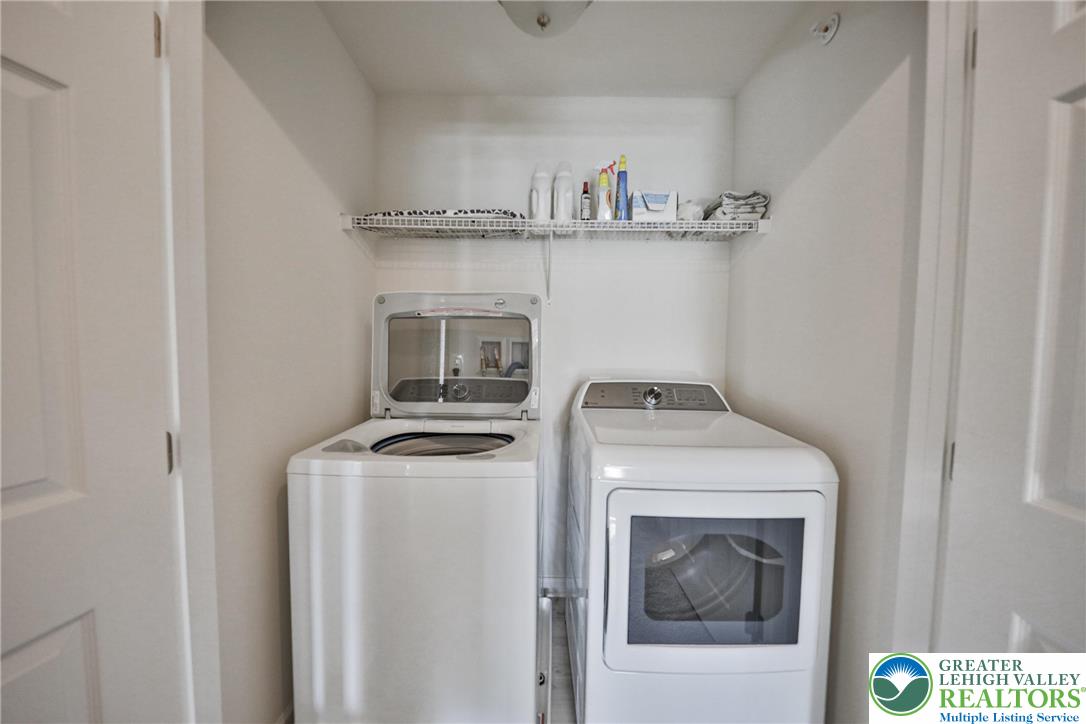 Allentown City, Pennsylvania 18104, United States, 3 Bedrooms Bedrooms, ,3 BathroomsBathrooms,Residential,Active,225342